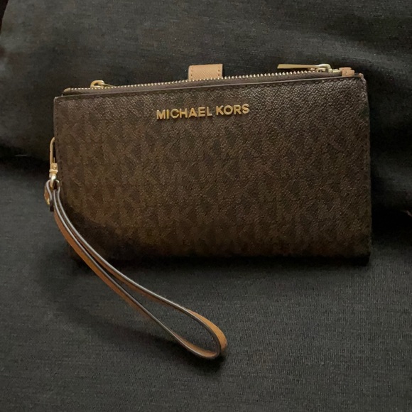 Micheal kors large double zip wristlet - Picture 1 of 4